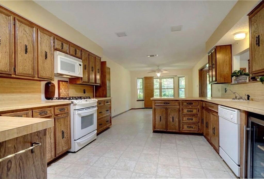 Kitchen Before Renovation